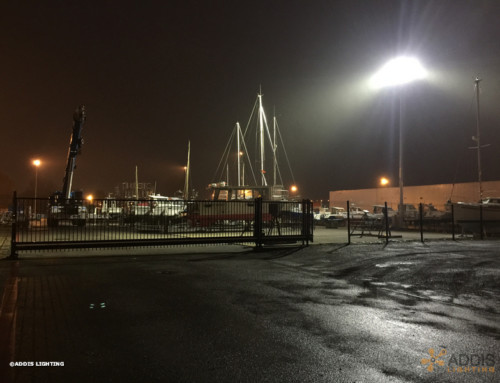 Eclairage LED de grues d’un port et d’un parc à bateaux